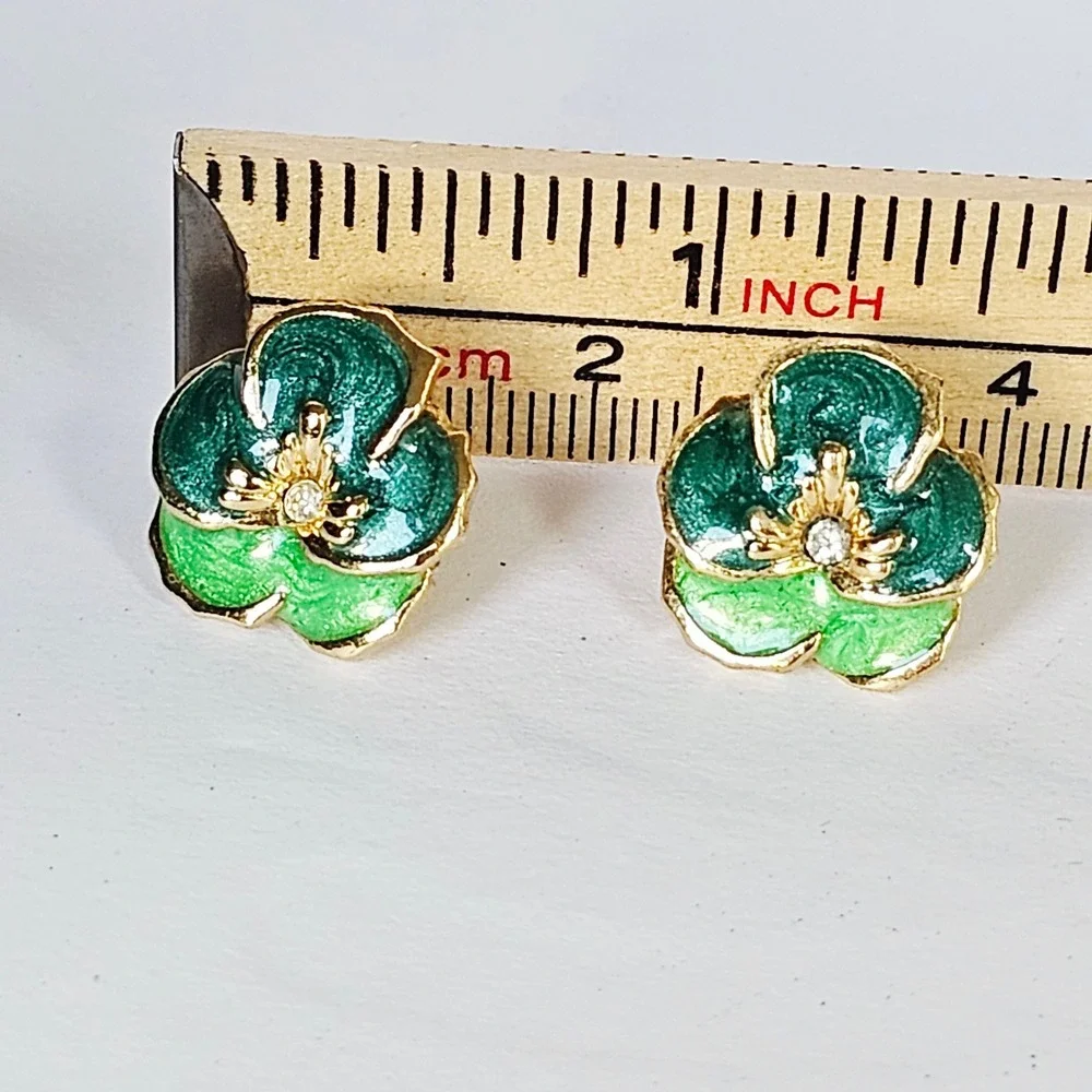 Vtg Pansy Flower‎ Stud Earrings Green Enamel Rhinestone Cottagecore Botanical